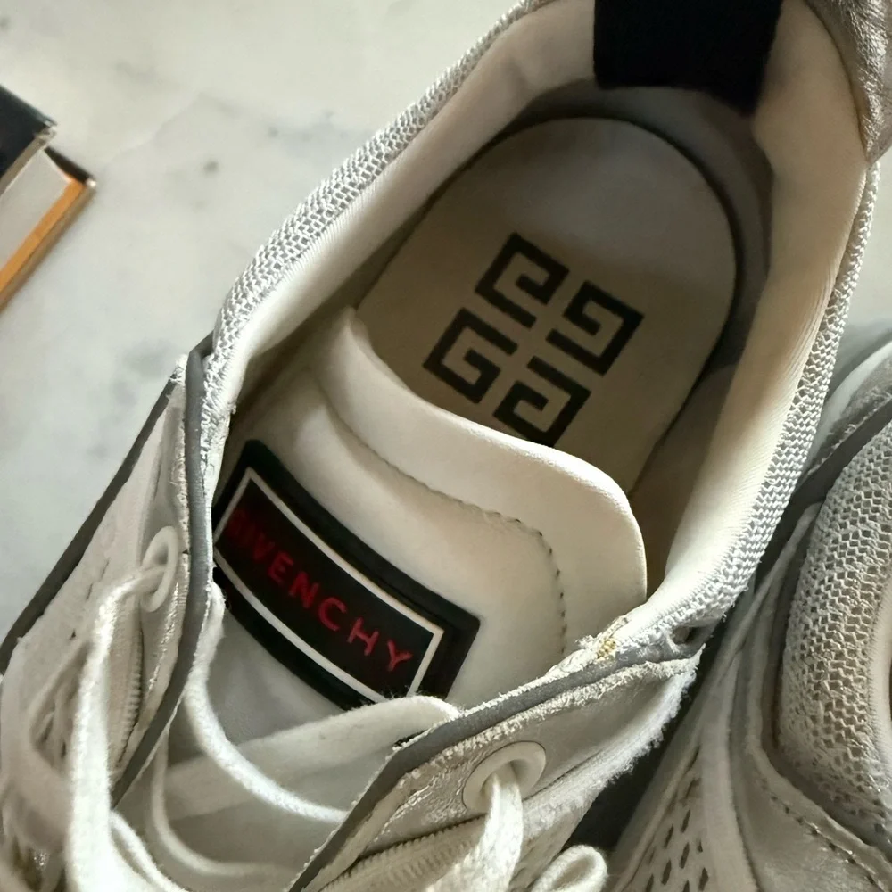 GIVENCHY Jaw Low-Top Sneakers - Picture 5 of 16